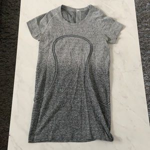 Lulu lemon swiftly tech short sleeve